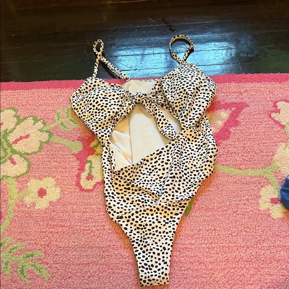SHEIN Black and White Polka Dot One Piece Swimsuit